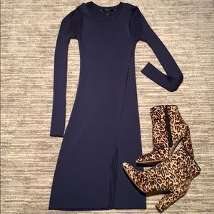 SOLD!!!!!❤️Never worn!!!!!Beautiful body con navy dress!